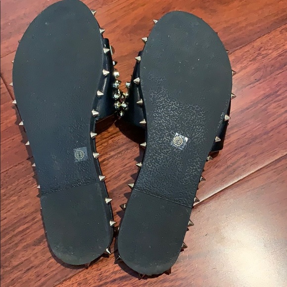 Black studded slide - Picture 3 of 4